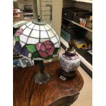 TIFFANY LAMP WITH A CERAMIC LAMP