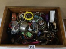 MIXED LARGE COLLECTION OF COSTUME JEWELLERY