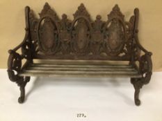 VINTAGE CAST IRON AND WOOD MINIATURE BENCH, DIMENSIONS BEING 41CM X 20CM X 27CM