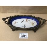 19TH CENTURY PORCELAIN AND BRASS DISH DECORATED WITH DRAGONFLIES, 22CM