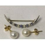 14K GOLD BROOCH WITH PEARLS AND SAPPHIRES (VINTAGE) WITH A PAIR OF 9CT GOLD PEARL EARRINGS