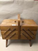RETRO WOODEN CANTILEVER LIDDED EMPTY SEWING BOX WITH HANDLE