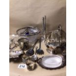 BOX OF MIXED SILVER PLATED/WHITE METAL AND GLASSWARE ITEMS