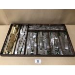 A LARGE SELECTION OF VINTAGE WATCH STRAPS (80+), SOME BEING GILT AND CHROME, IN WOODEN DISPLAY TRAY,