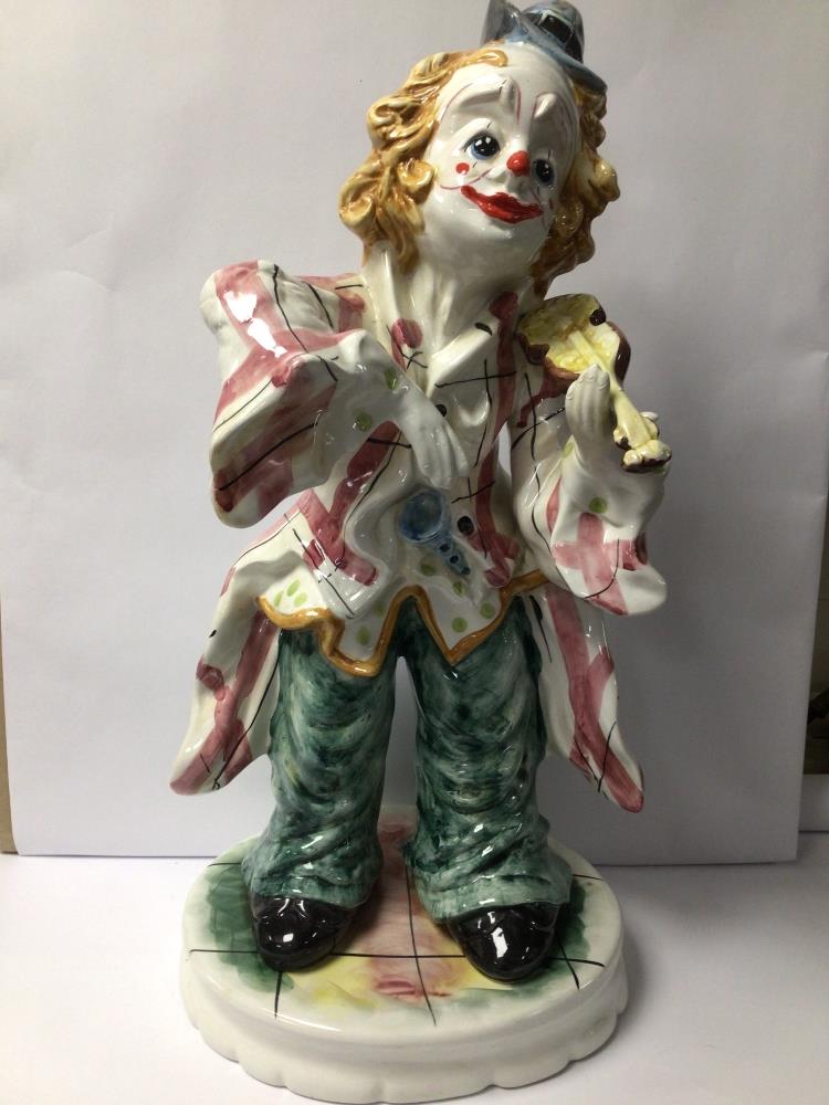 A LARGE PORCELAIN CLOWN FIGURE CAPODIMONTE, DANESE ITALY, 59CM - Image 2 of 6