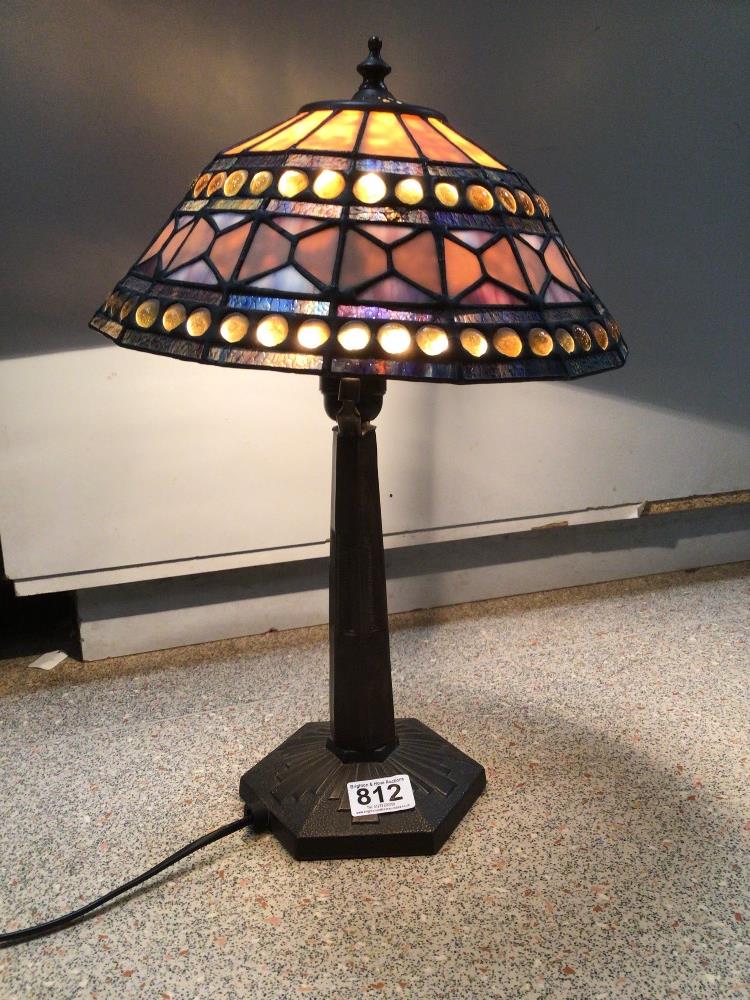 TIFFANY STYLE SIDE LAMP ON A METAL BASE, 46CM - Image 2 of 2