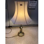 A VINTAGE BRASS LAMP, 76CM
