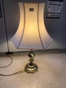 A VINTAGE BRASS LAMP, 76CM