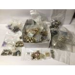 MIXED VINTAGE COSTUME JEWELLERY