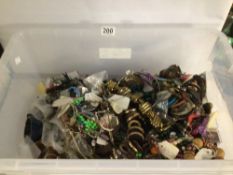 LARGE QUANTITY OF COSTUME JEWELLERY INCLUDES VINTAGE