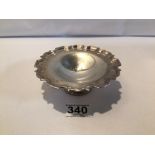 HALLMARKED SILVER CIRCULAR PEDESTAL BON BON DISH WITH PIE-CRUST BORDER 12.5CM CARRS OF SHEFFIELD