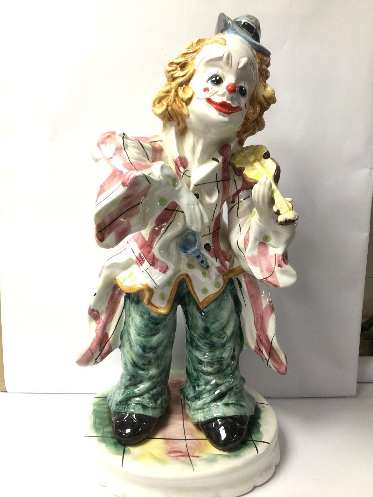 A LARGE PORCELAIN CLOWN FIGURE CAPODIMONTE, DANESE ITALY, 59CM