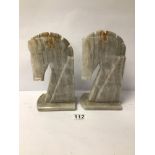 MID-CENTURY PAIR OF HORSE HEAD BOOKENDS IN GREY/WHITE MARBLE, BEING 12CM X 22CM