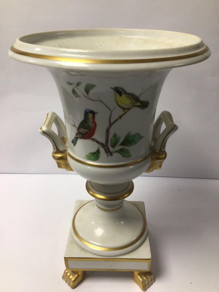 PORTUGUESE PORCELAIN TWIN HANDLED CAMPANA SHAPED VASE DECORATED WITH BIRDS WITHIN GILT BORDERS ON - Image 2 of 6