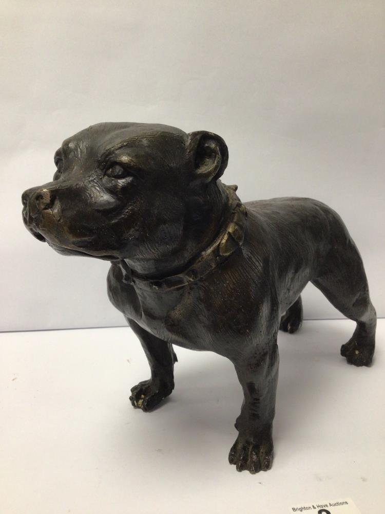 A BRONZE SCULPTURE OF A STAFFORDSHIRE BULL TERRIER, 35 X 20CM - Image 2 of 6