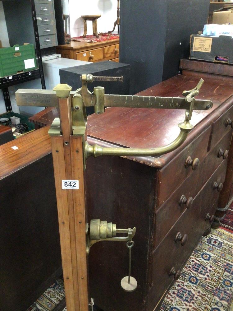 SET OF VICTORIAN W AND T AVERY BIRMINGHAM MEASURING SCALES, WOOD AND BRASS - Image 2 of 7