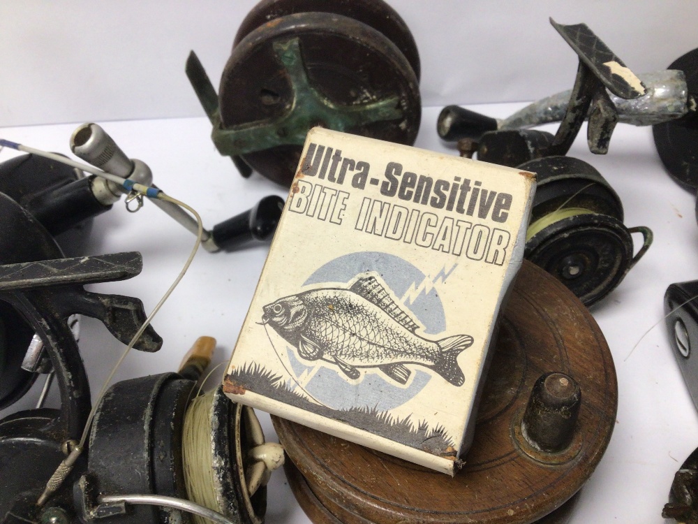 VINTAGE FISHING REELS, INTREPID-DE-LUX, MITCHELL 30X INTREPID SUPER-CAST AND MORE - Image 4 of 4