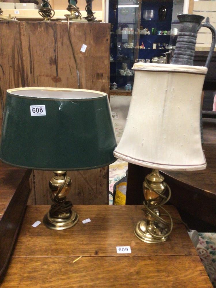 TWO BRASS TABLE LAMPS, THE LARGEST 50CM