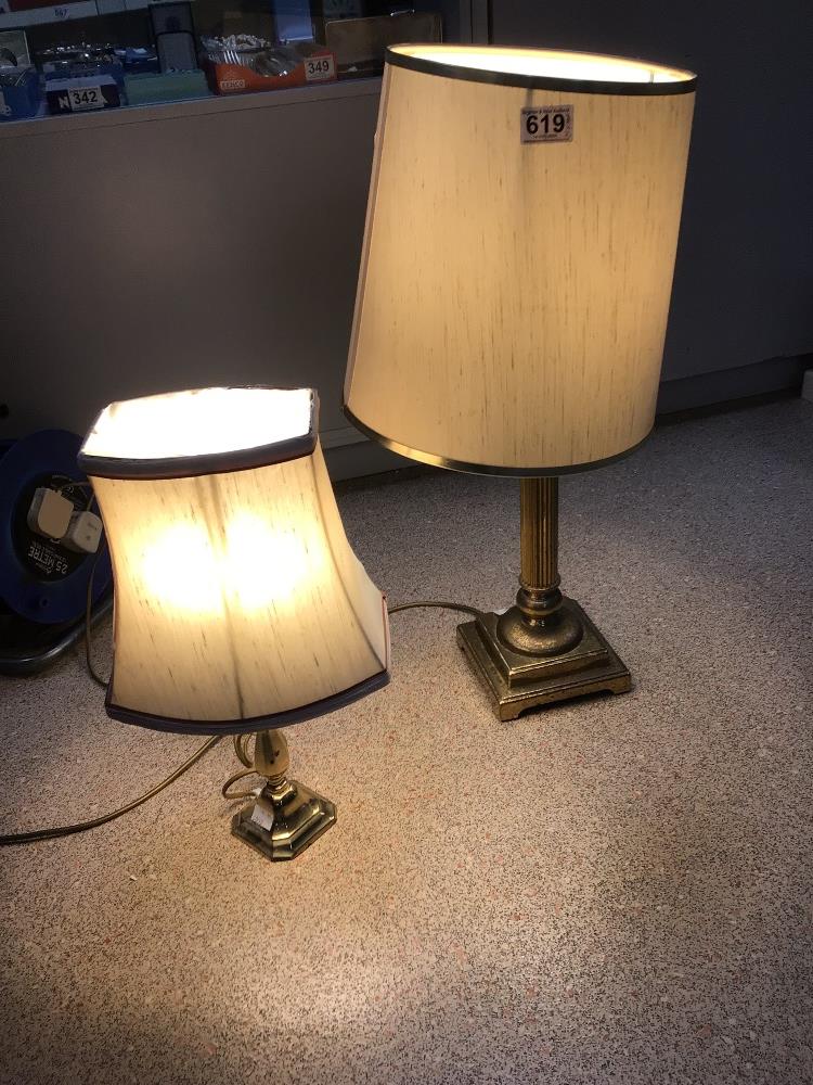 TWO VINTAGE BRASS LAMPS ONE BEING A COLUMN LAMP, THE LARGEST 66CM - Image 2 of 2