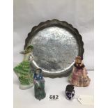 THREE PORCELAIN FIGURINES A/F WITH A PORCELAIN SCENT BOTTLE AND A KAMDARS STEEL TRAY