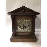 EARLY 20TH CENTURY WOODEN CASED MANTEL CLOCK W/O, 36.5CM