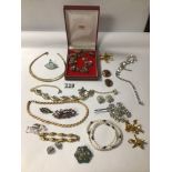 SMALL COLLECTION OF MIXED COSTUME JEWELLERY. INCLUDES BOXED NECKLACE WITH MATCHING PAIR OF EARRINGS,
