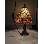 SMALL TIFFANY STYLE SIDE TABLE LAMP, 36CM