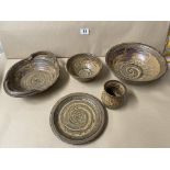 PAUL GREEN FIVE-PIECE SET OF STUDIO POTTERY ‘ABBEY POTTERY’. INCLUDES BOWLS, A PLATE AND JAR /