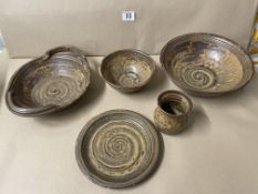 PAUL GREEN FIVE-PIECE SET OF STUDIO POTTERY ‘ABBEY POTTERY’. INCLUDES BOWLS, A PLATE AND JAR /