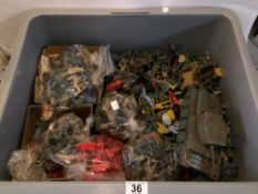 LARGE BOX OF VINTAGE TOY SOLDIERS INCLUDES LONE STAR