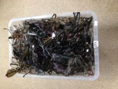 LARGE QUANTITY OF MAINLY SUNGLASSES