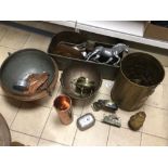 MIXED VINTAGE METALWARE ITEMS, SOME A/F. INCLUDES WHITE METAL HORSE FIGURE, COPPER VASE, PAIR OF