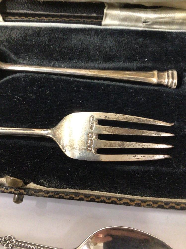 HALLMARKED SILVER CHRISTENING SPOON AND FORK (CASED) WITH TWO SILVER TEASPOONS, 1936 W AND CO LTD, - Image 3 of 4