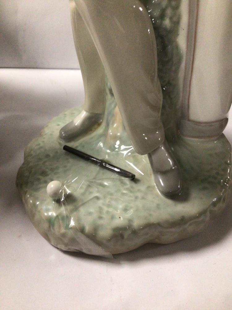 SEVEN LLADRO PORCELAIN FIGURINES, GOLFER A/F, DON QUIXOTE AND MORE - Image 5 of 7