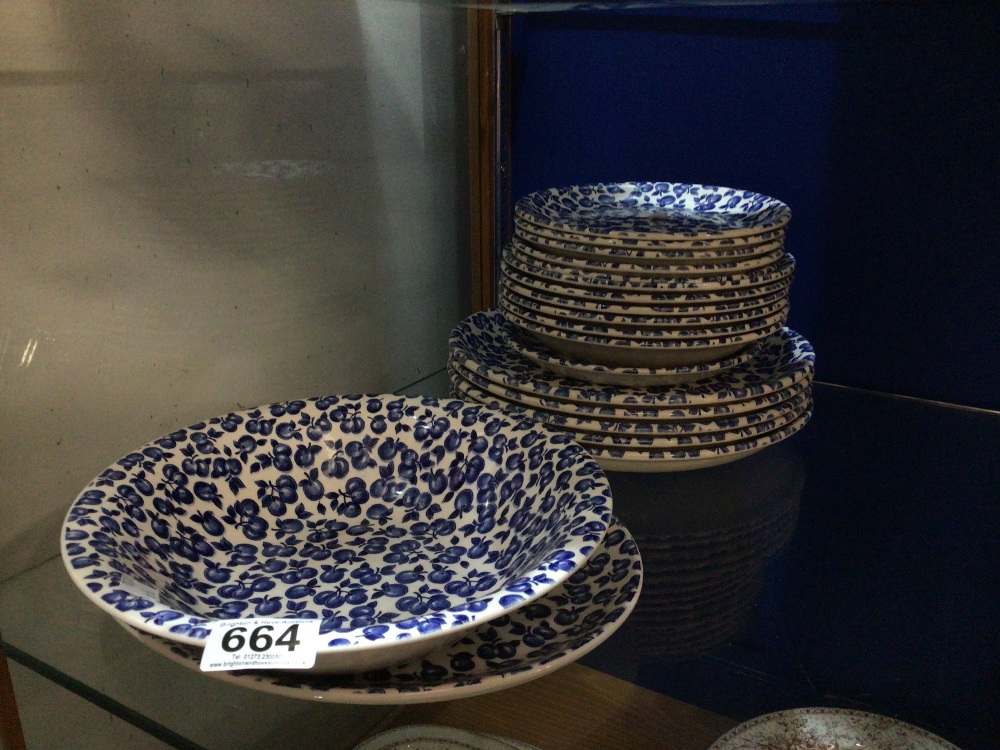 BILTON'S PART DINNER SERVICE (BLUEBERRIES), 19 PIECES - Image 2 of 3