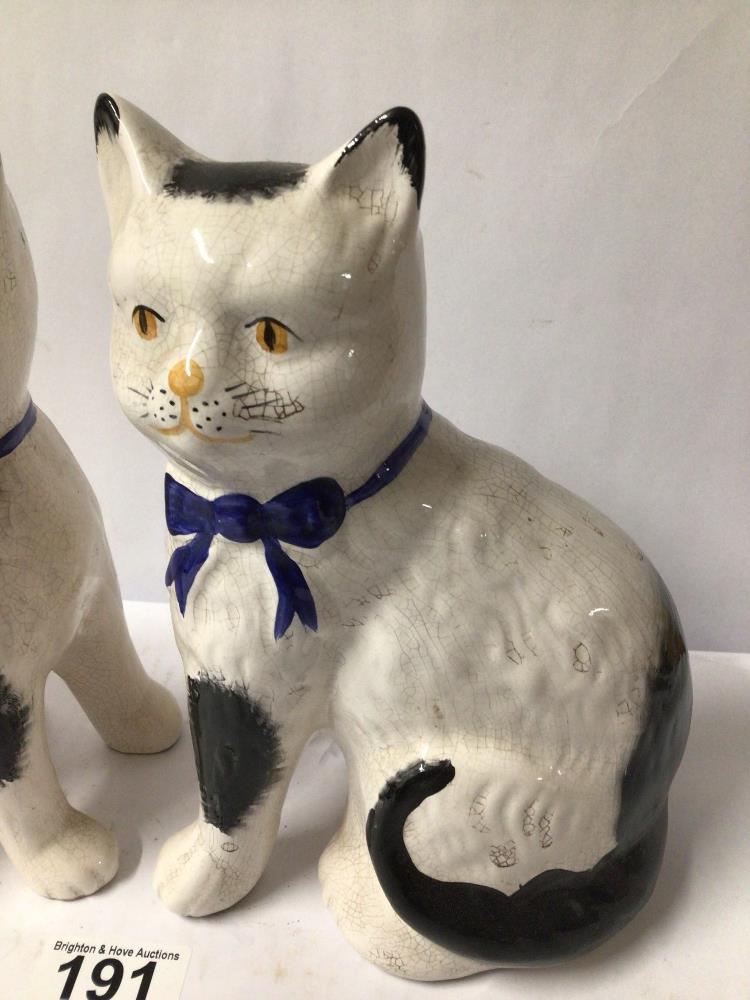 TWO PORCELAIN CAT FIGURES. ONE WITH MARKING TO BASE. 21CM IN HEIGHT - Image 2 of 5