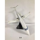 VINTAGE DESKTOP AIRPLANES GATES LEARJET 28 AIRCRAFT DISPLAY MODEL, DATES TO 1977, SCALE 1/25TH