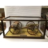 GLASS CASED MODEL OF AN AMERICAN 6-PDR GUN CARRIAGE AND LIMBER, CIRCA 1849, 61 X 29CM.