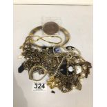 MIXED VINTAGE COSTUME JEWELLERY, CAMEO, NECKLACES, PEARLS AND MORE