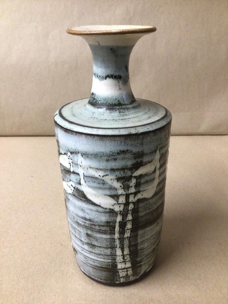PRAWLE (REVERSE STAMPED), RETRO STUDIO POTTERY VASE. WITH LEAF DETAILING. 22CM HEIGHT.