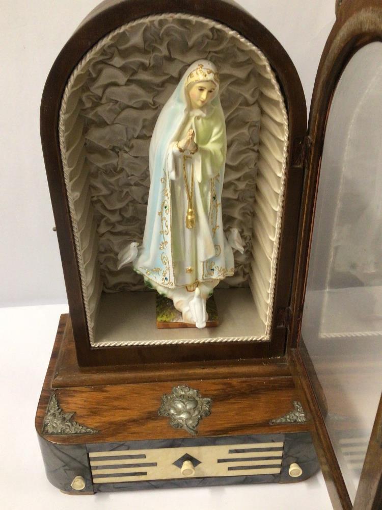 A DOME TOP MUSICAL STAND WITH DRAWER AND A FIGURE OF VIRGIN MARY, 39CM - Image 4 of 6