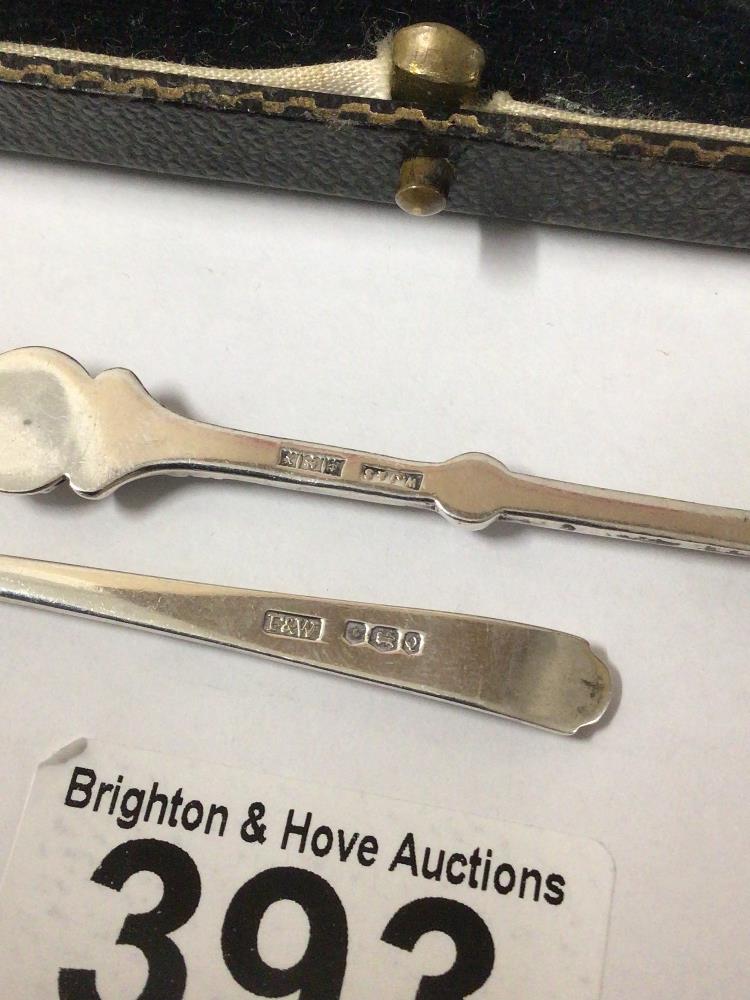 HALLMARKED SILVER CHRISTENING SPOON AND FORK (CASED) WITH TWO SILVER TEASPOONS, 1936 W AND CO LTD, - Image 4 of 4