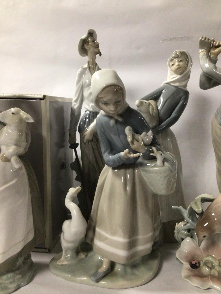 SEVEN LLADRO PORCELAIN FIGURINES, GOLFER A/F, DON QUIXOTE AND MORE - Image 3 of 7