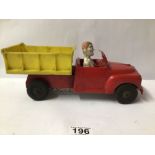 RETRO 1950’S MARX TOYS WIND UP ‘AUTO MAC THE WONDER TRUCK’ WITH KEY. A/F. 30CM IN LENGTH.
