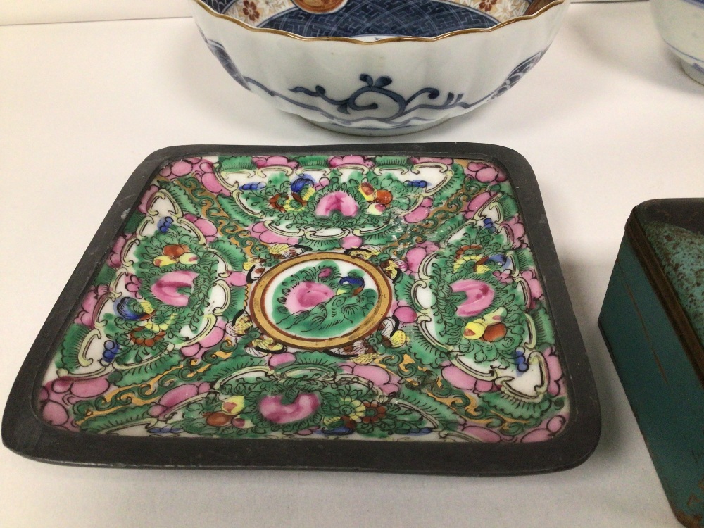 MIXED PIECES OF ORIENTAL ITEMS AND MORE, PORCELAIN, WOOD, AND METAL BOX - Image 2 of 4