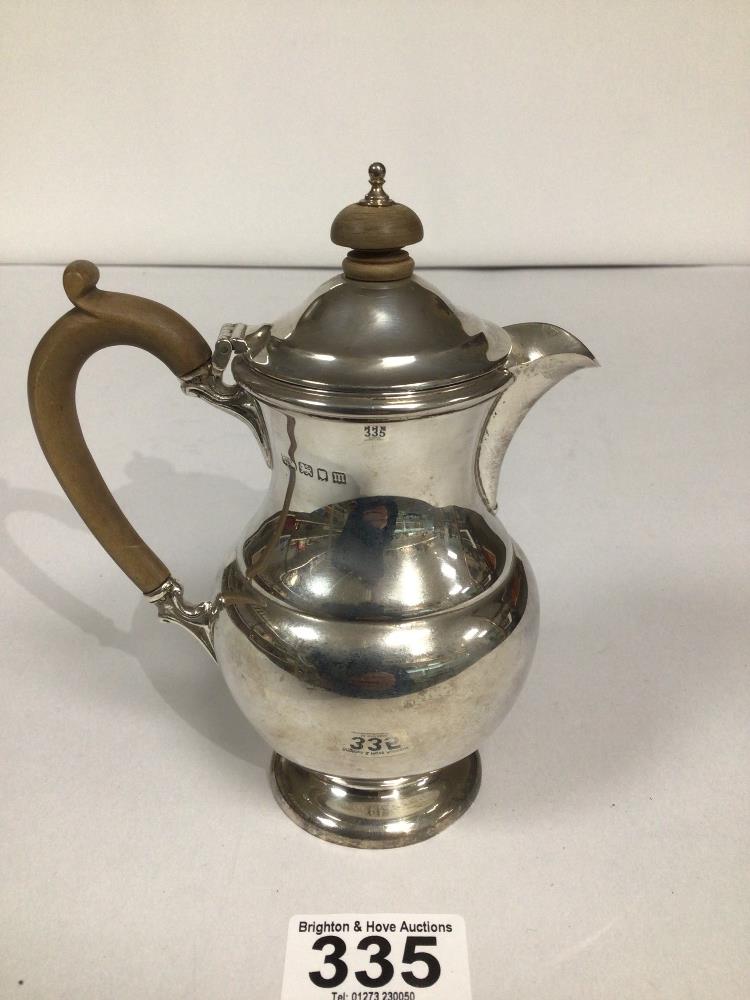 HALLMARKED SILVER WATER POT WITH WOODEN HANDLE AND KNOB BY MAPPIN AND WEBB, LONDON 15.5CM, TOTAL - Image 2 of 5