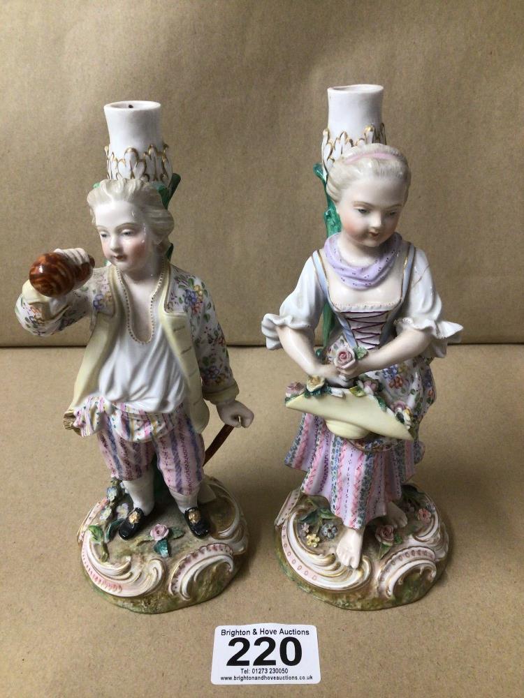 TWO MEISSEN / DRESDEN-STYLED PORCELAIN VASE FIGURINES. 19CM IN HEIGHT.