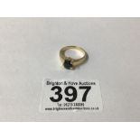 750 GOLD AND JET RING SIZE N, TOTAL WEIGHT 5.8 GRAMS