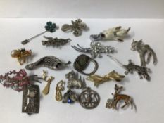 QUANTITY OF WHITE 4 METAL, BROOCHES, EARRINGS, AND MORE