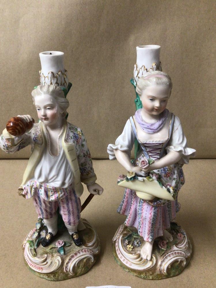 TWO MEISSEN / DRESDEN-STYLED PORCELAIN VASE FIGURINES. 19CM IN HEIGHT. - Image 2 of 3